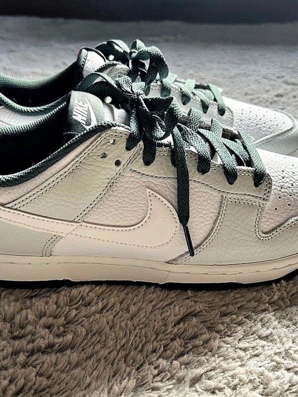 Nike Dunk Low Retro SE Photon Dust Vintage Green Sneakers White & Green US 10